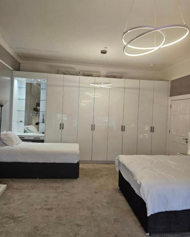 Luxury Family Room With Private Bathroom In The Heart Of EDI Eksteriør bilde